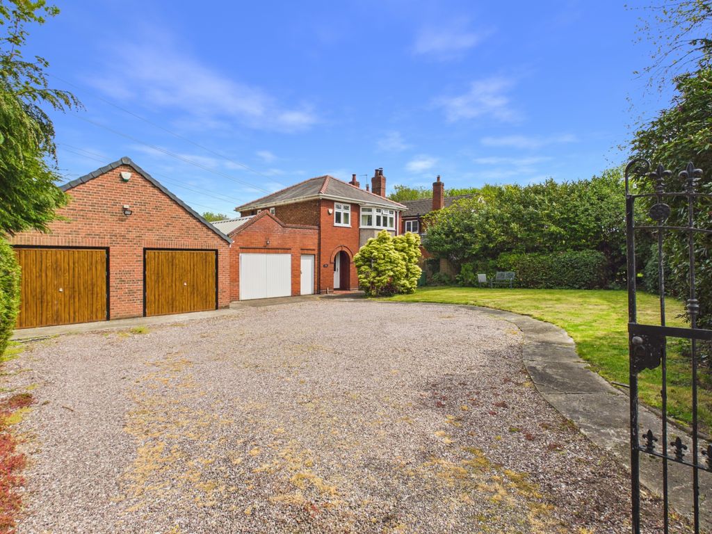 Property photo 2 of 22 Front Driveway