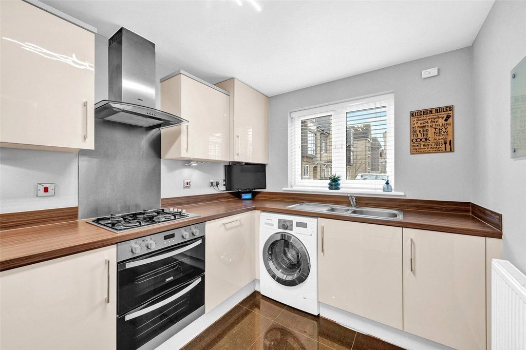 Property photo 3 of 21 Picture No. 17