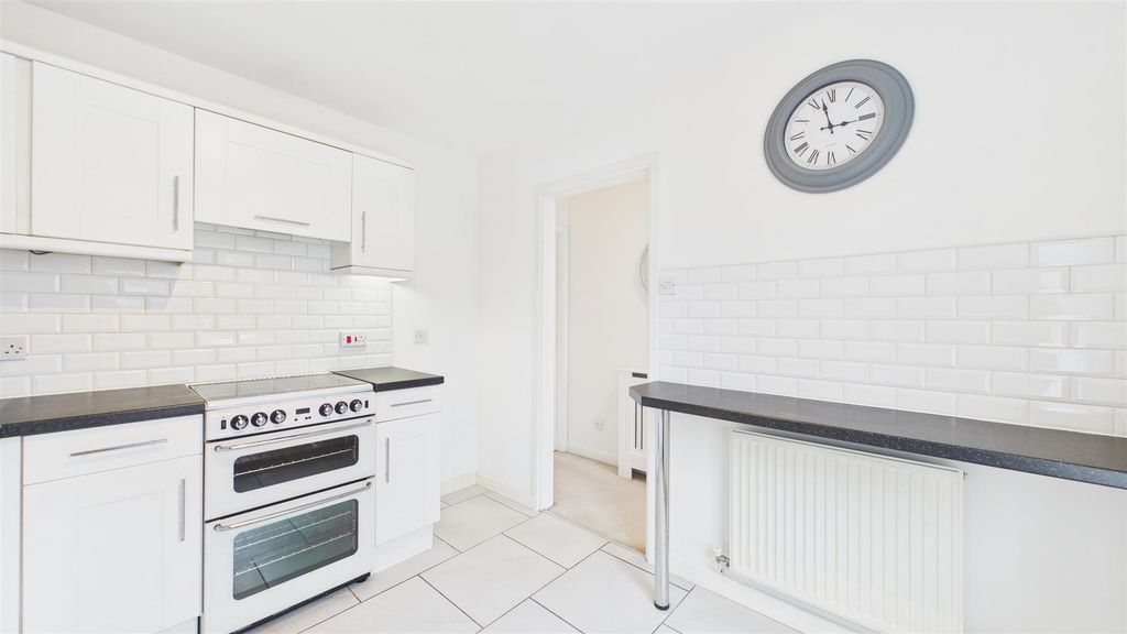 Property photo 3 of 21 Cam05101G0-Pr0130-Still019.Jpg