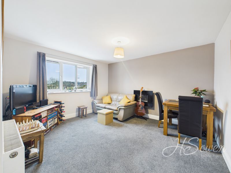 Property photo 3 of 8 Photo 5