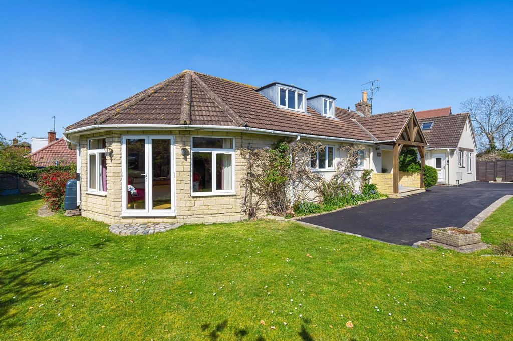 Property photo 3 of 37