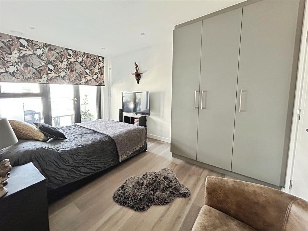 Additional image 16 of 2 bed flat for saleThe Sail, 2 Beach Drive, Ramsgate CT11