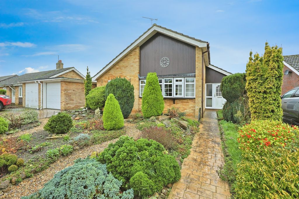 Property photo 1 of 32