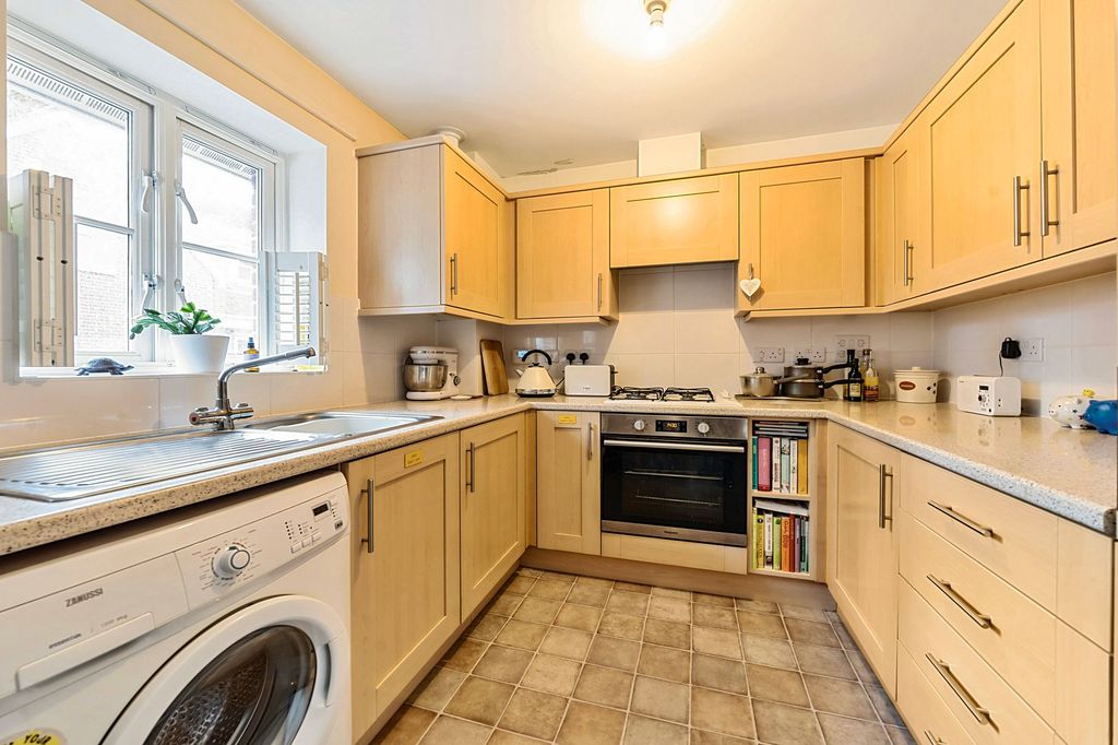 Property photo 3 of 11