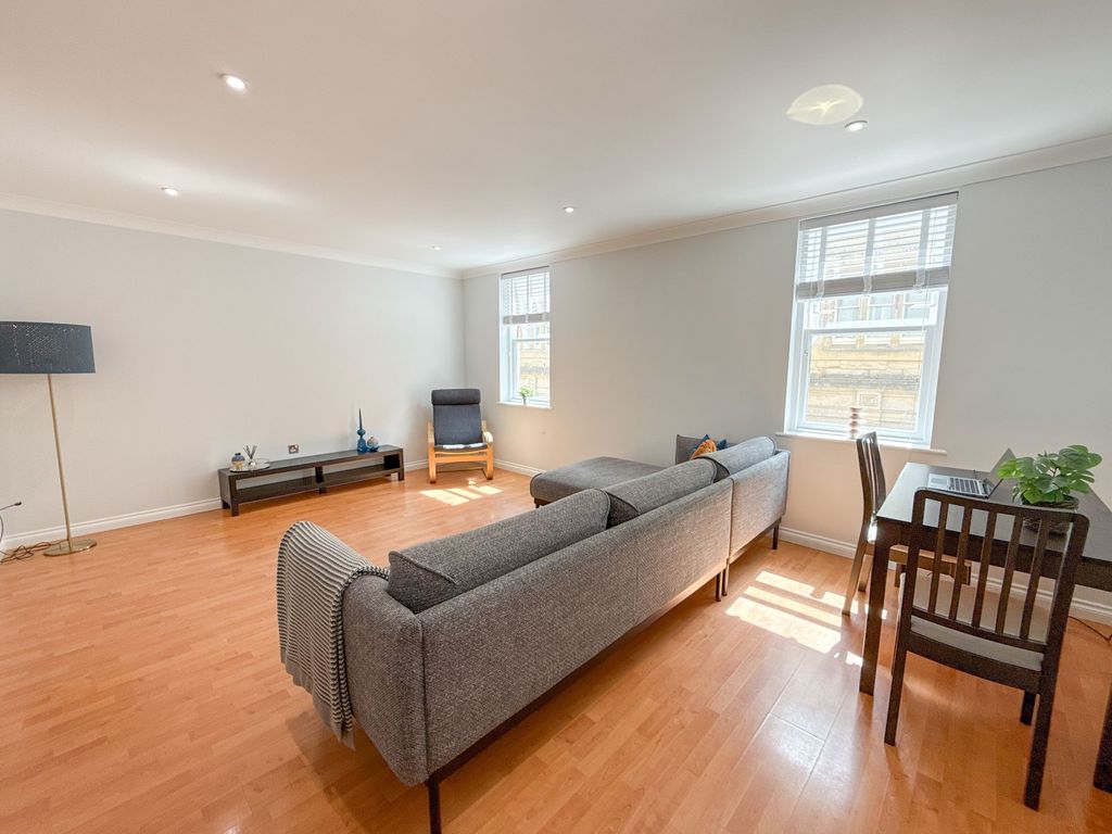 Property photo 3 of 12 Lounge/Diner