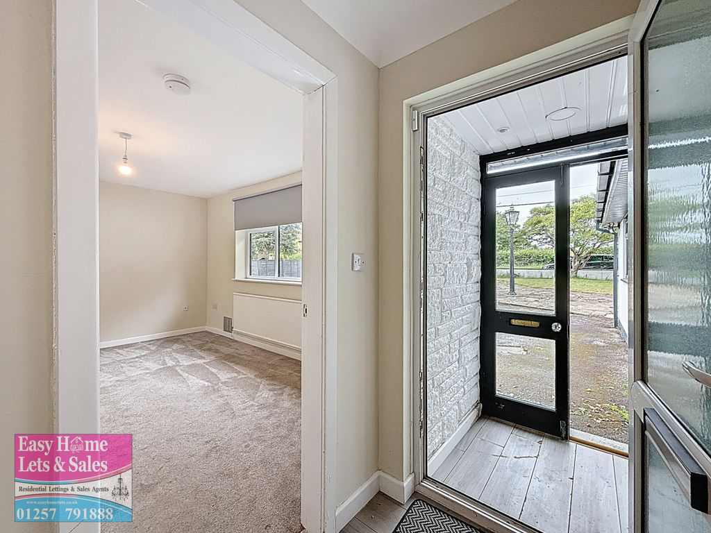 Property photo 3 of 32 Entrance Porch