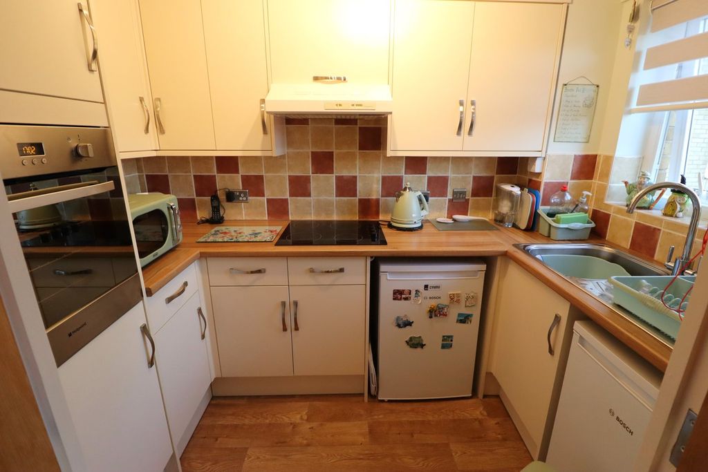 Property photo 3 of 11