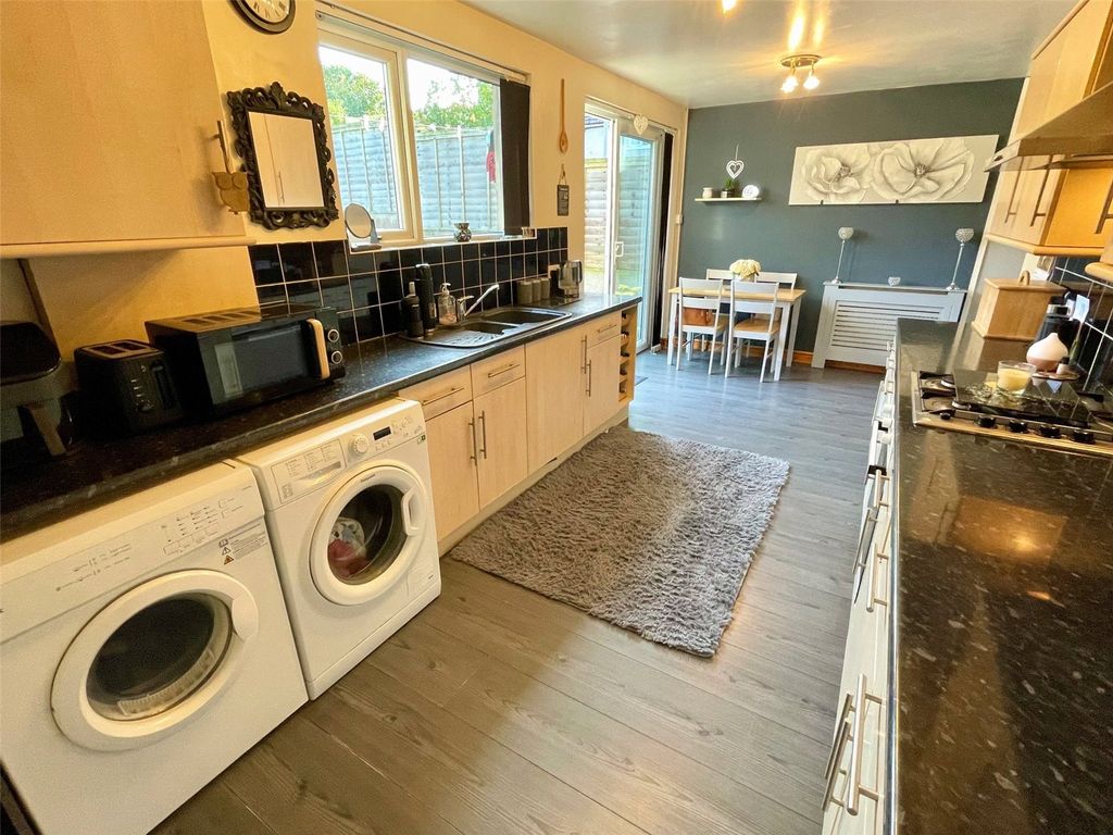 Property photo 3 of 19 Kitchen Diner