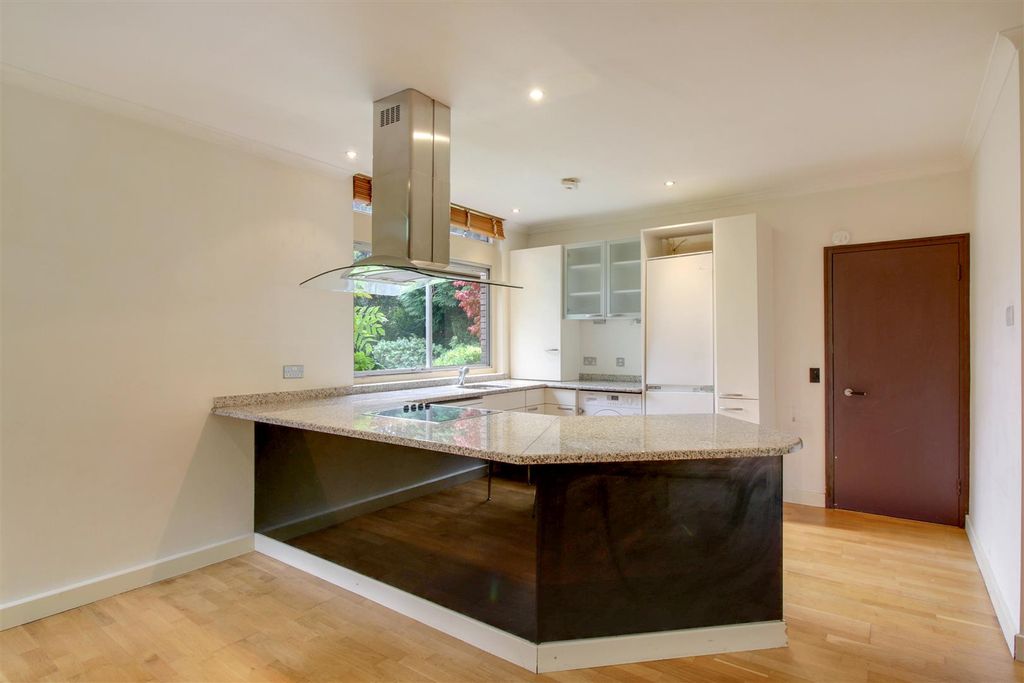 Property photo 2 of 13 Kit-Jpg-114