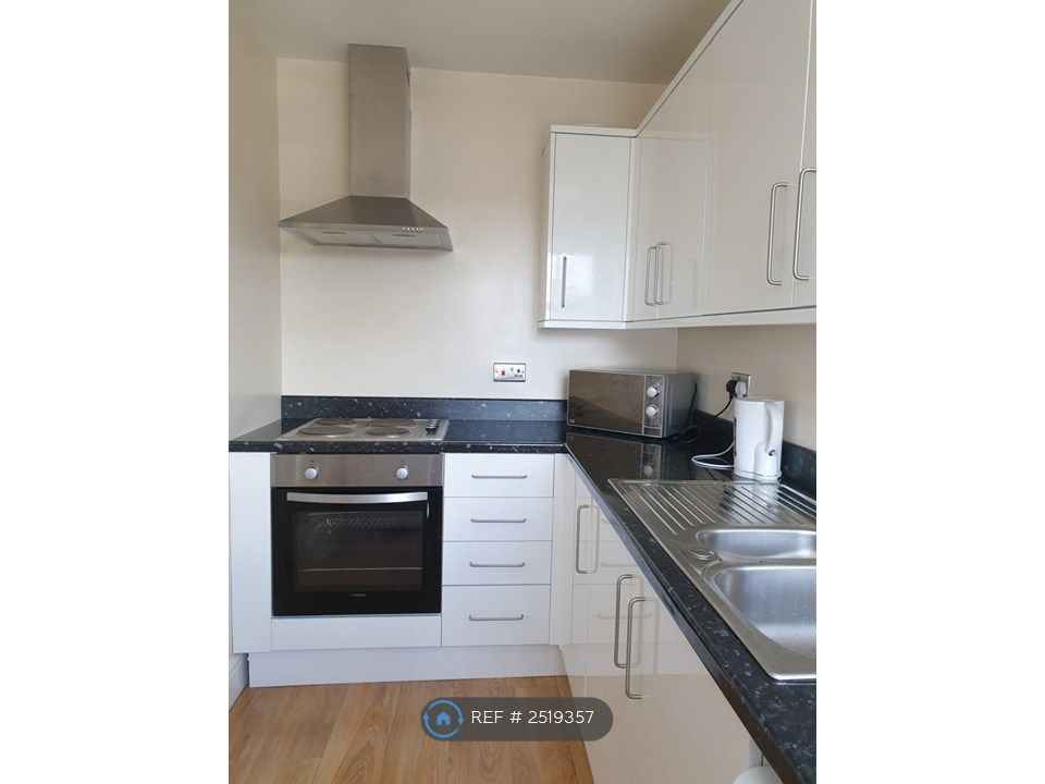 Property photo 3 of 13 Kitchen