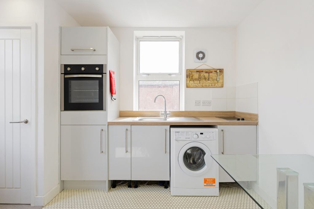 Property photo 1 of 3