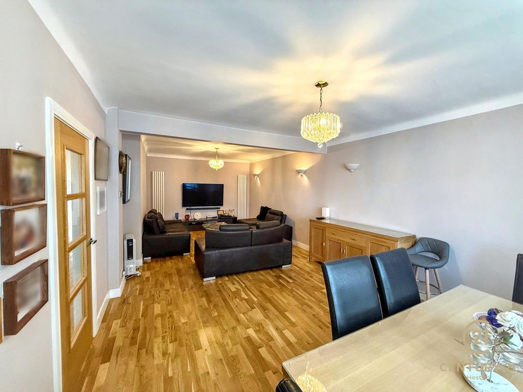 Property photo 2 of 30