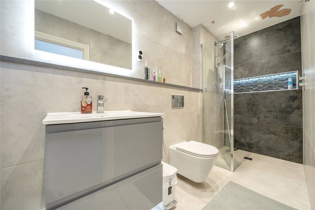 Additional image 13 of 4 bed detached house for saleBarn End Drive, Dartford, Kent DA2