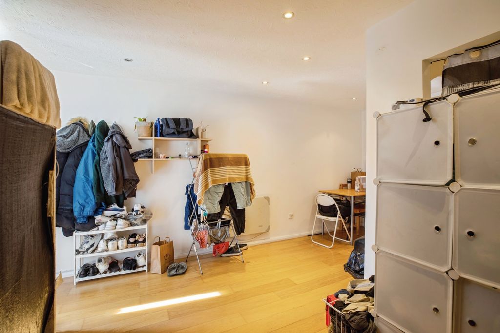 Property photo 2 of 14 0T7A8919-Hdr