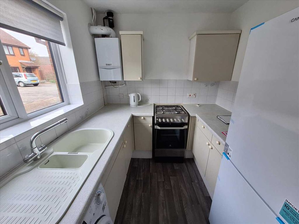 Property photo 2 of 10 Kitchen