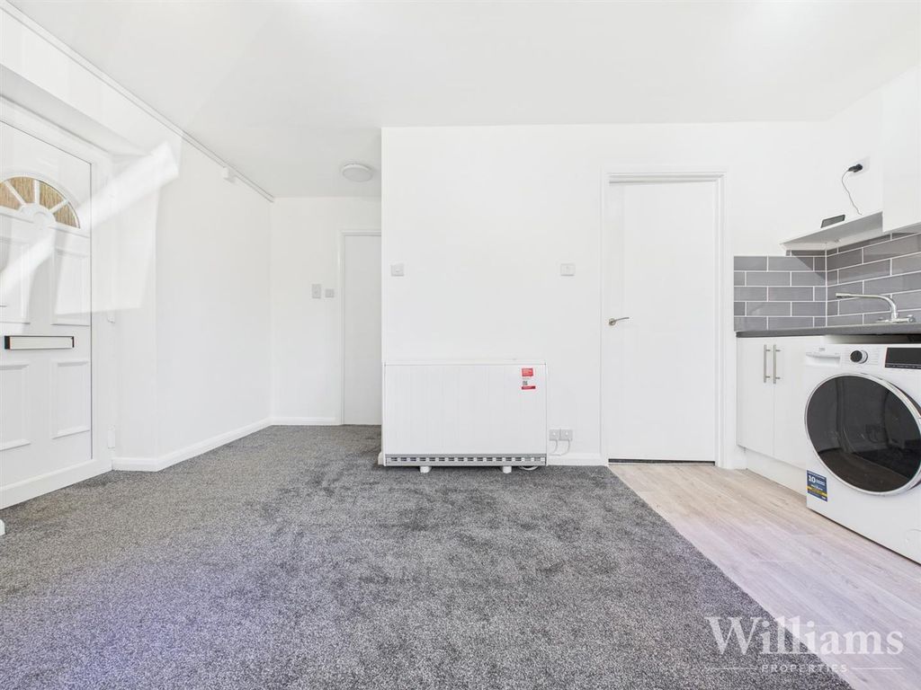 Property photo 3 of 9 Cam02861G0-Pr0361-Still002.Jpg