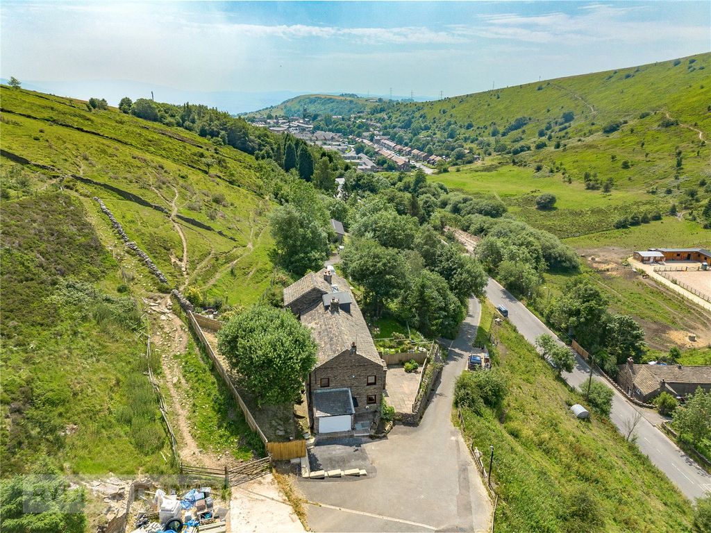 Property photo 2 of 25 Gorsey Bank Farm