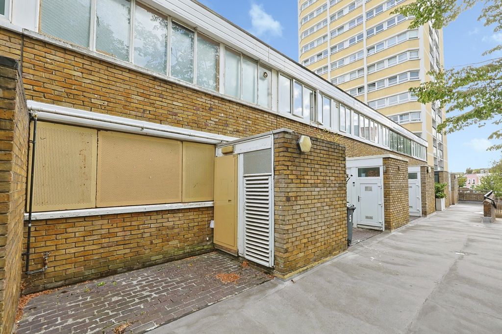 Property photo 1 of 17 Pbox-Img.Jpg