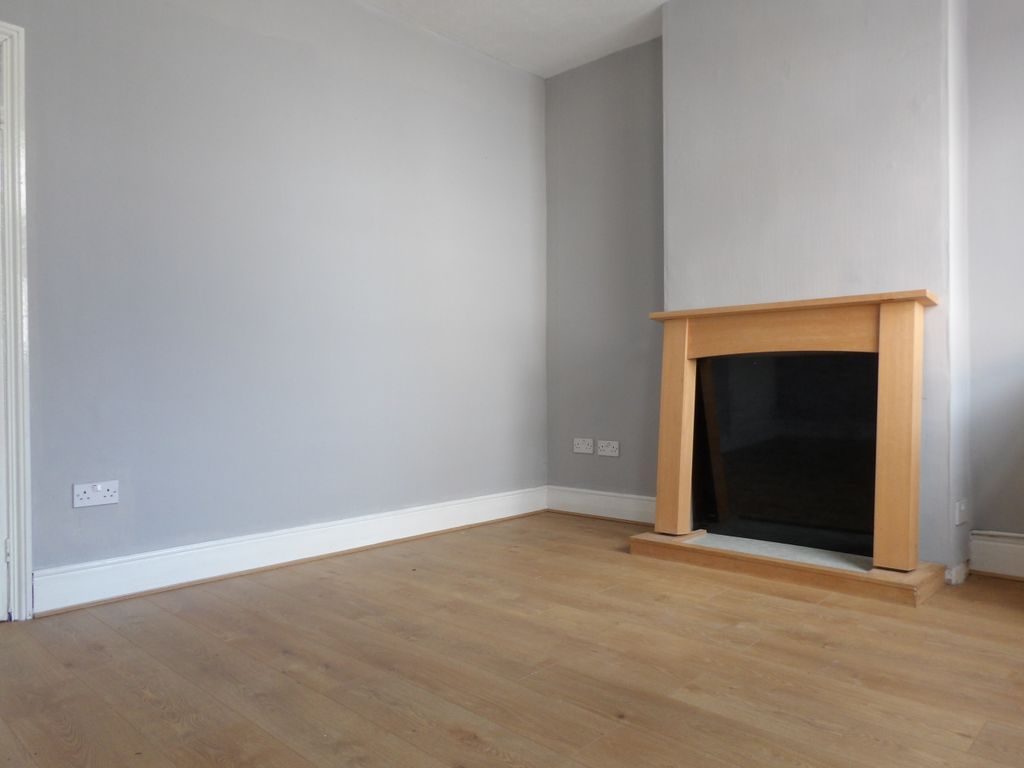 Property photo 3 of 7 Lounge