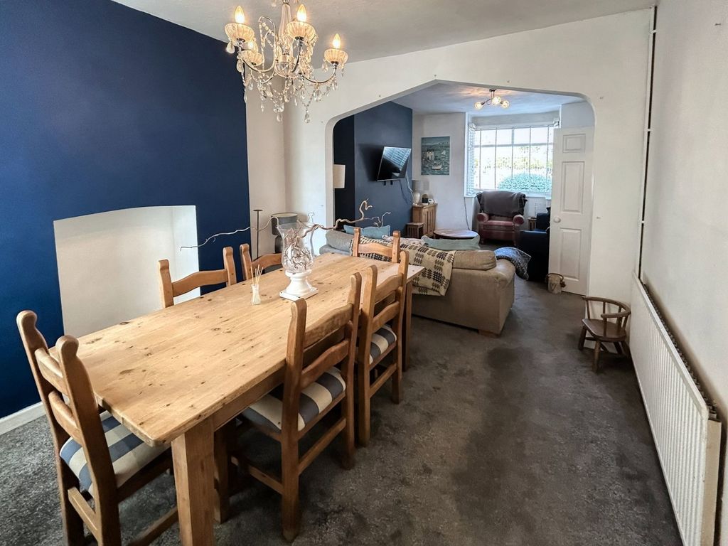 Property photo 3 of 27