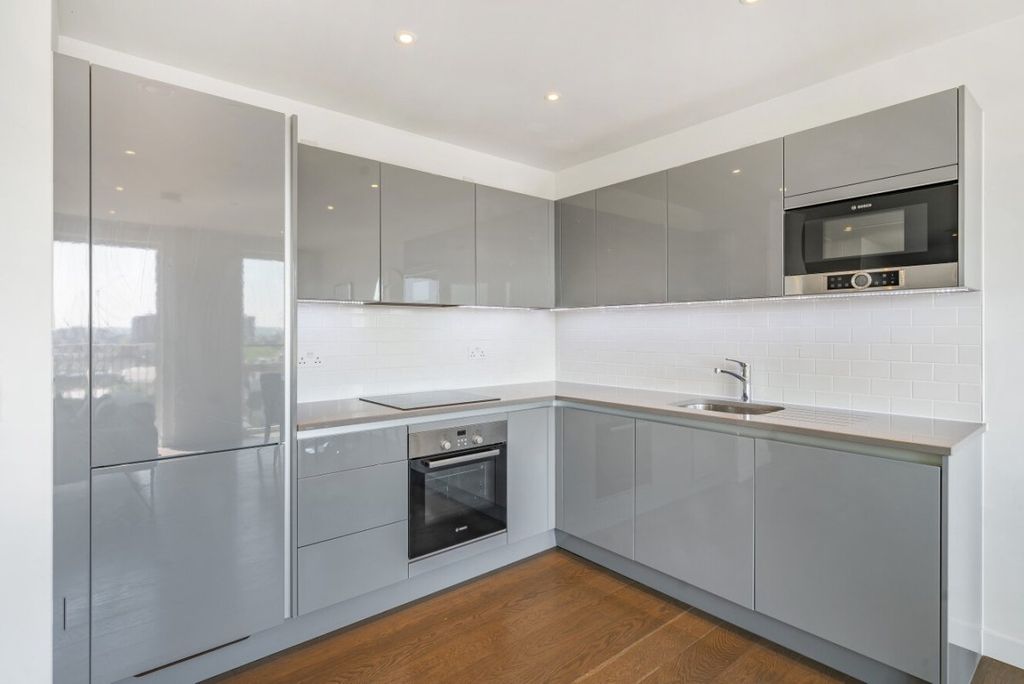 Property photo 1 of 18 Picture No. 02