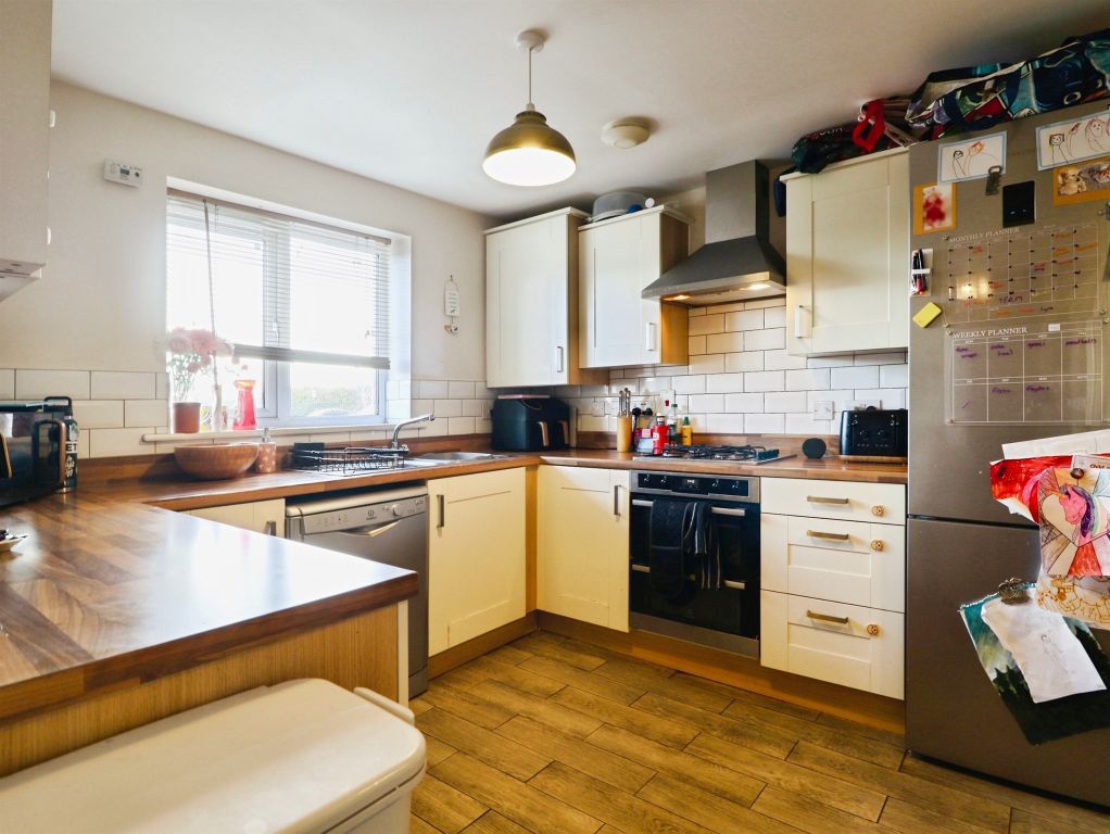 Property photo 2 of 17