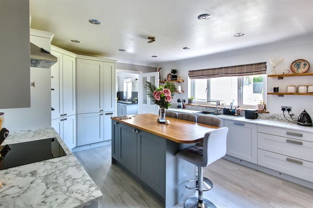 Property photo 1 of 40 Kitchen