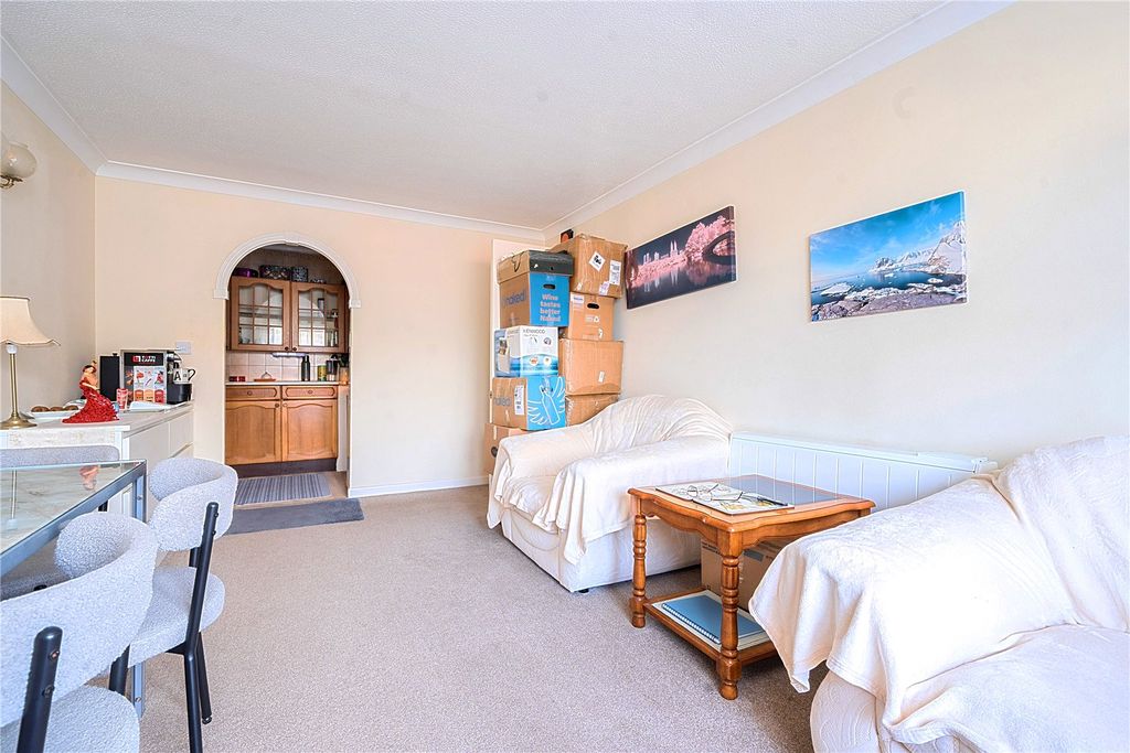 Additional image 4 of 1 bed flat for saleCharles Street, Petersfield, Hampshire GU32