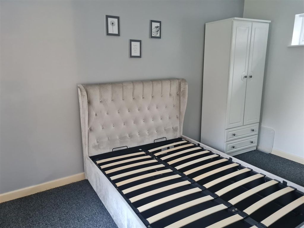 Property photo 3 of 4