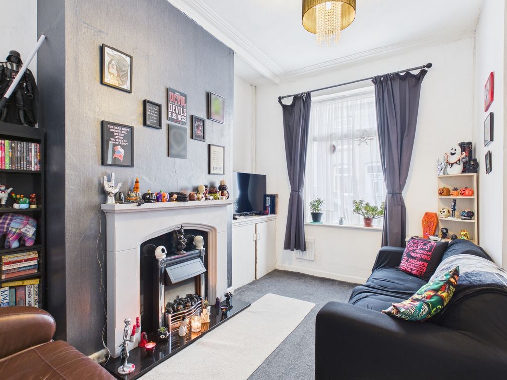 Property photo 3 of 12 Cam03729G0-Pr0262-Still002