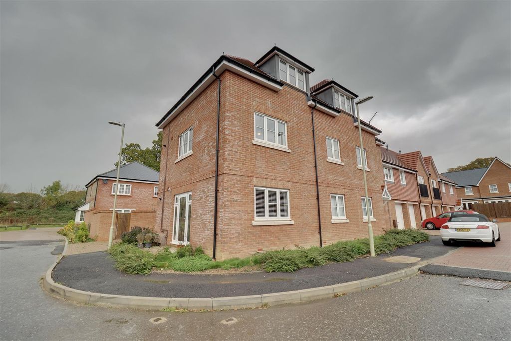 Property photo 1 of 13 Fd38F097-9863-42CD-9Cf8-39A360F978Bb_1_201_A.Jpeg