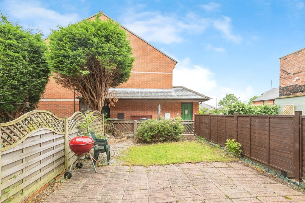 Property photo 2 of 16