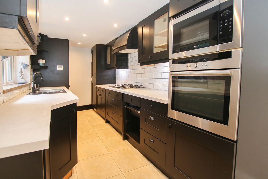 Property photo 2 of 17 Photo 1