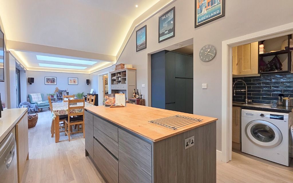 Property photo 2 of 24 4631533