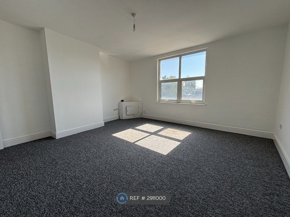 Property photo 3 of 13 Living / Reception Room
