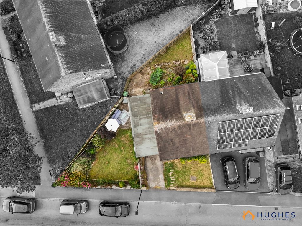 Property photo 2 of 28