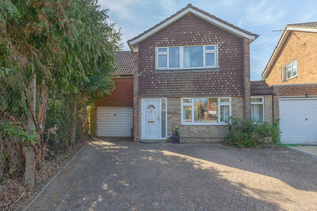 Property photo 2 of 23