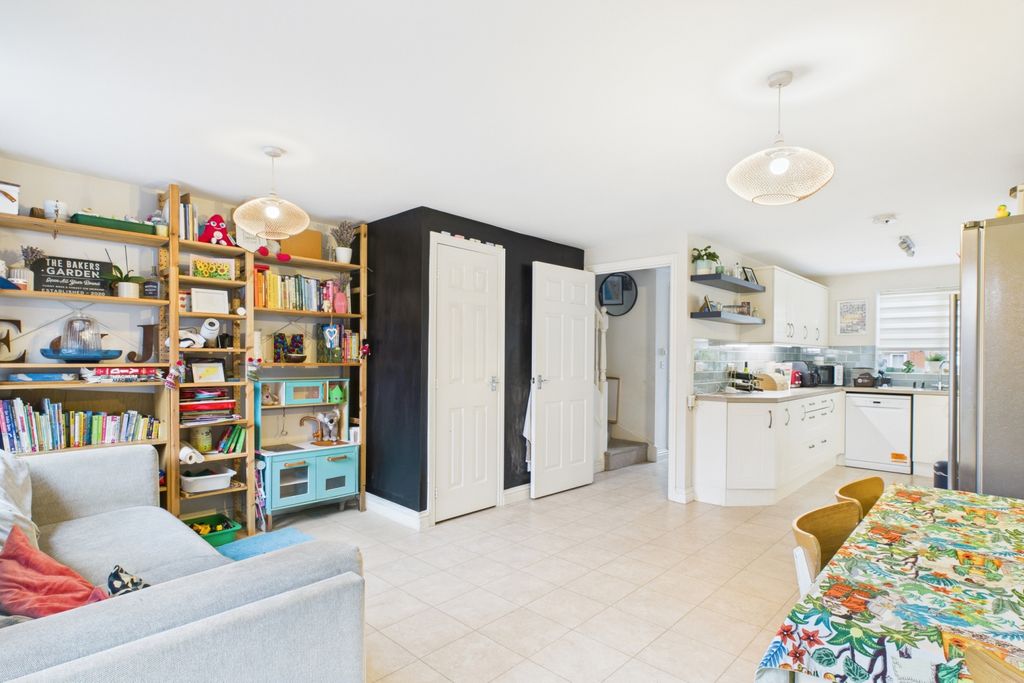 Property photo 2 of 14 Kitchen Diner