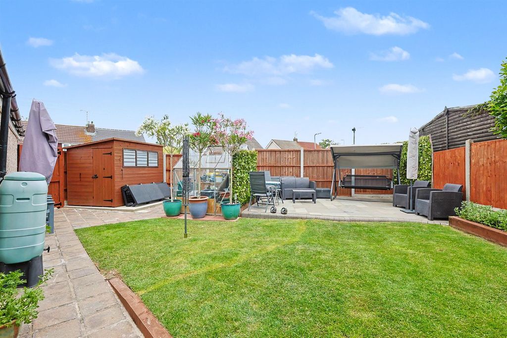 Property photo 2 of 16