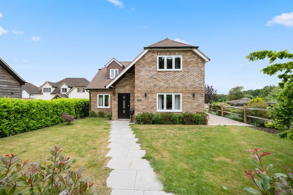 Property photo 1 of 32