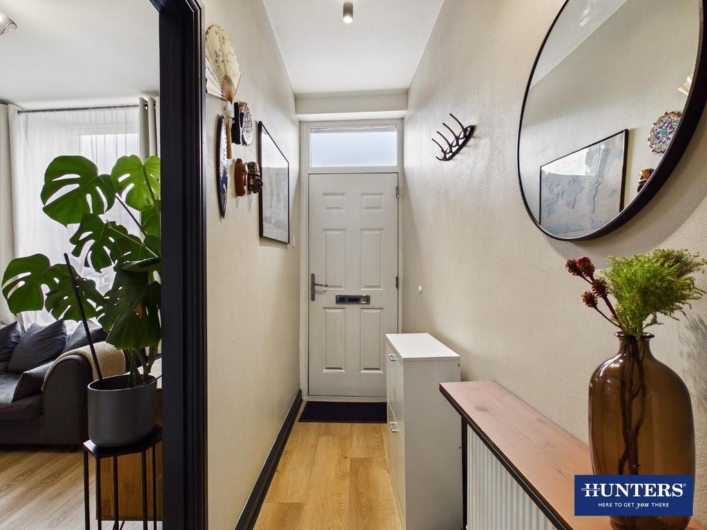 Property photo 2 of 13 Hallway