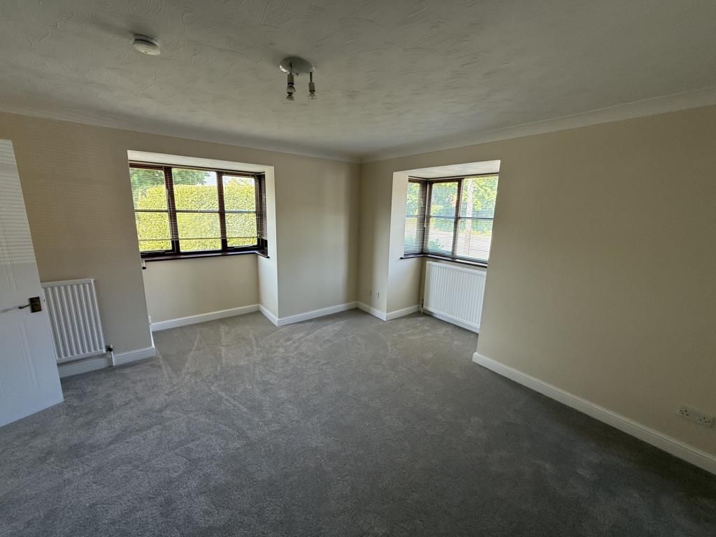 Property photo 3 of 7 Lounge