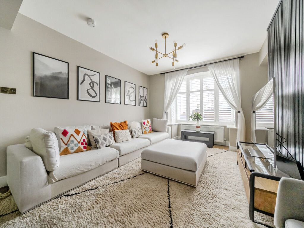 Property photo 3 of 25 1340793-14-689Cad...