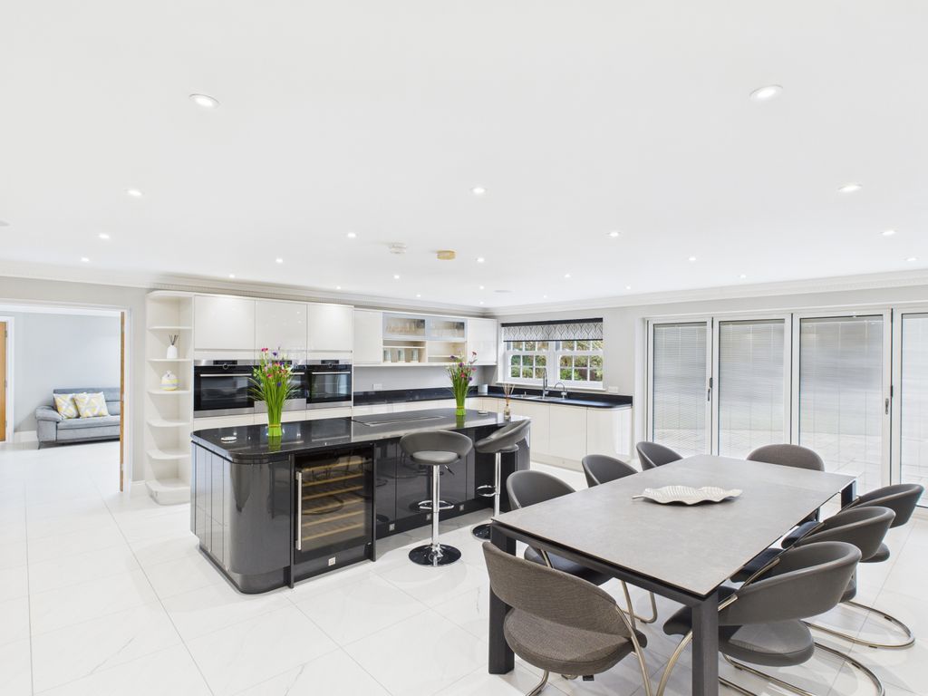 Property photo 2 of 24 Gallery