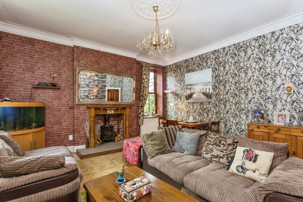 Property photo 2 of 26 Pbox-Img.Jpg