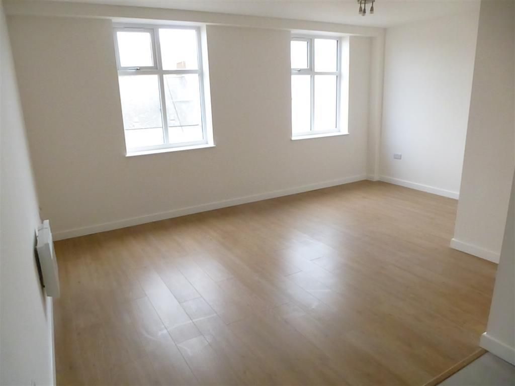 Property photo 1 of 4 Living Room