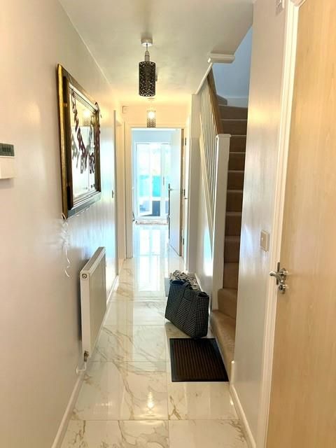 Property photo 2 of 14 Hallway.Jpg