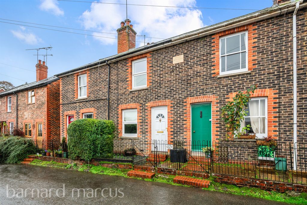 Property photo 1 of 8