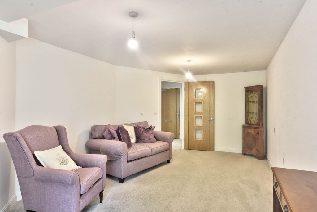Property photo 2 of 9