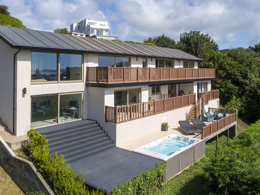 Property photo 1 of 27